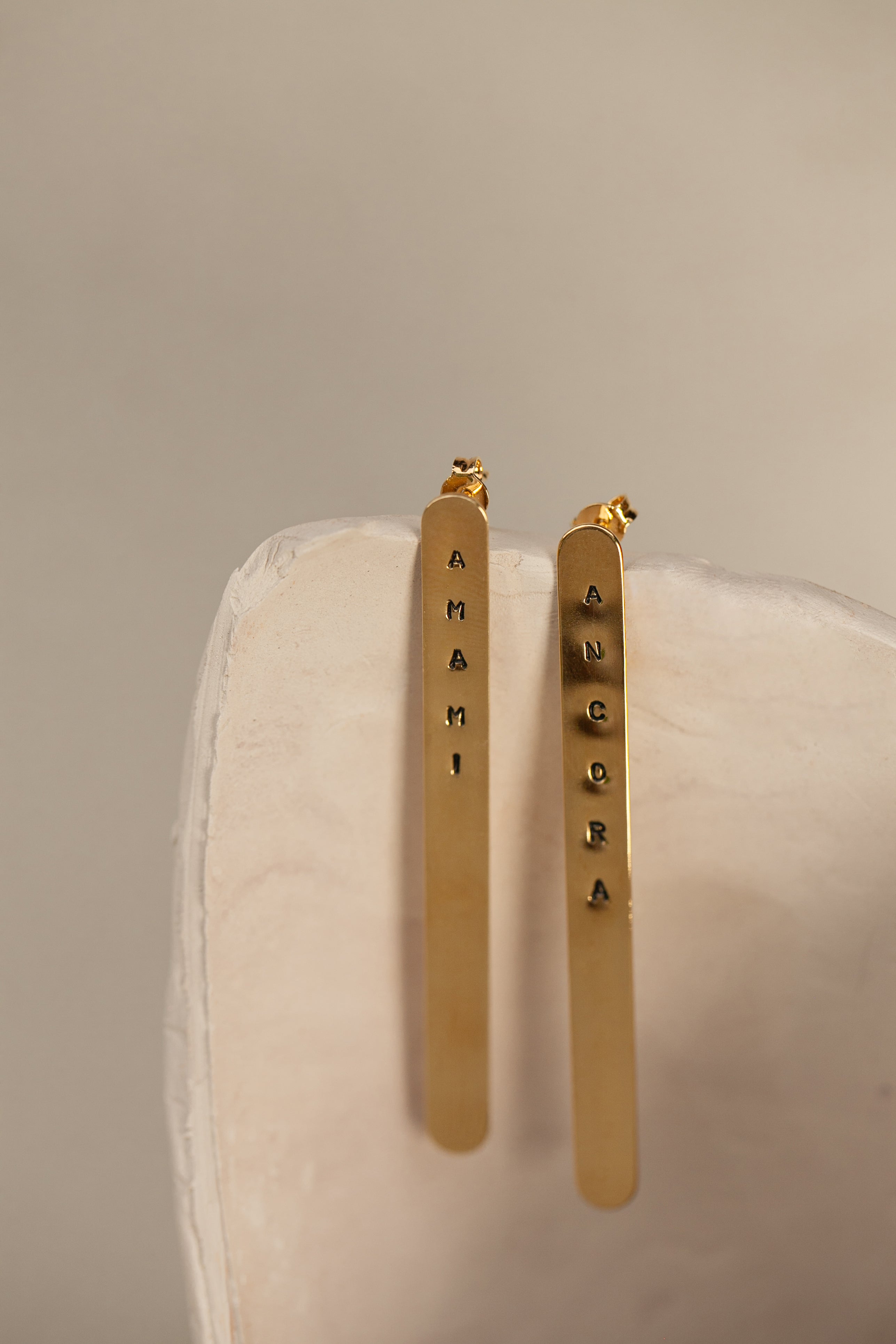 “Orecchini barretta”