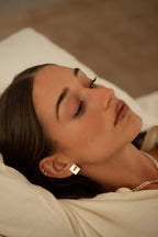 "GRACE SINGLE EARRING"